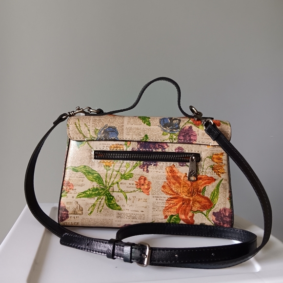 New Patricia Nash Leather Parisian Newspaper CarisBrooke Shoulder Bag Beige - Picture 3 of 11